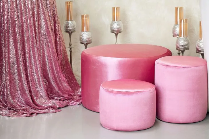 Round Table in Barbie Pink Sequins, Silver Base