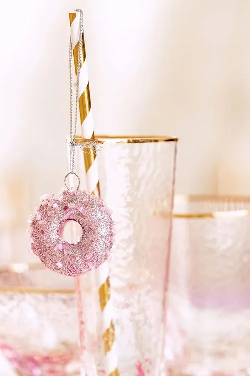 Round Table in Barbie Pink Sequins, Silver Base