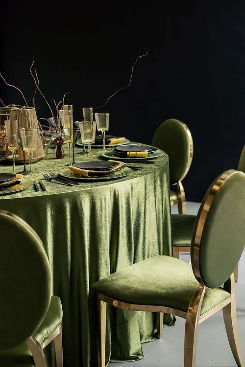 Royal Green Velvet — Round Table