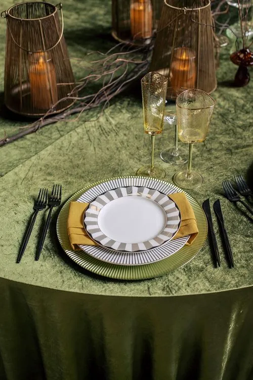 Royal Green Velvet — Round Table