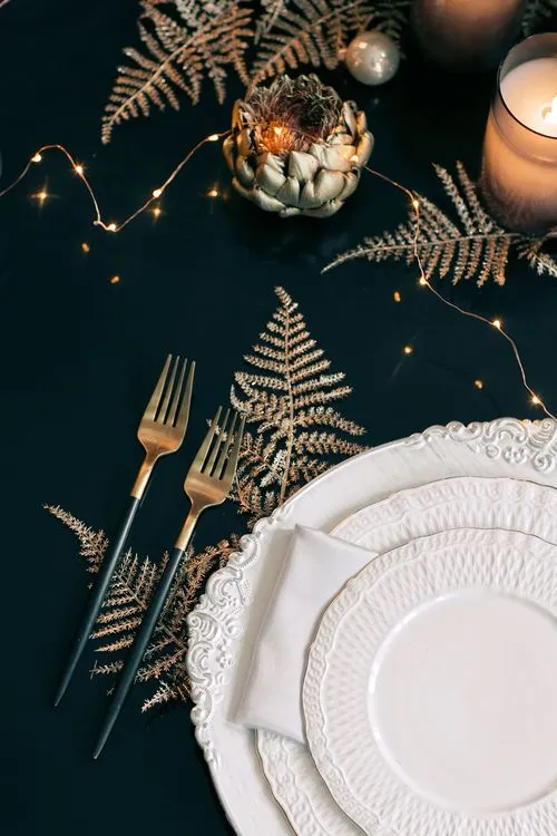 Smoky Goblets — Black Round Table