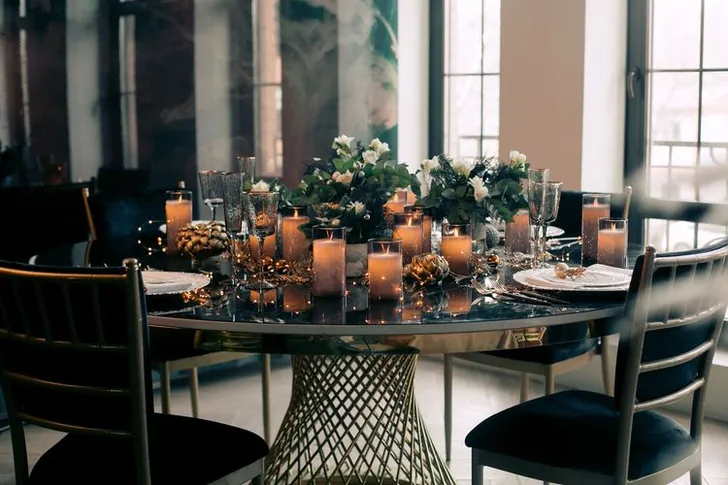 Smoky Goblets — Black Round Table