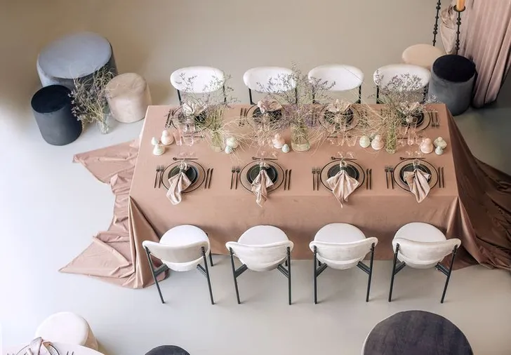 Tender cocoa set with mixed tables