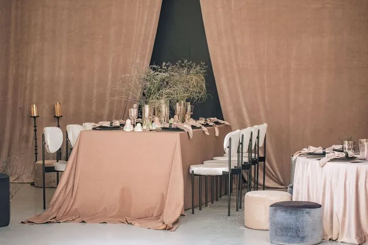 Tender cocoa set with mixed tables