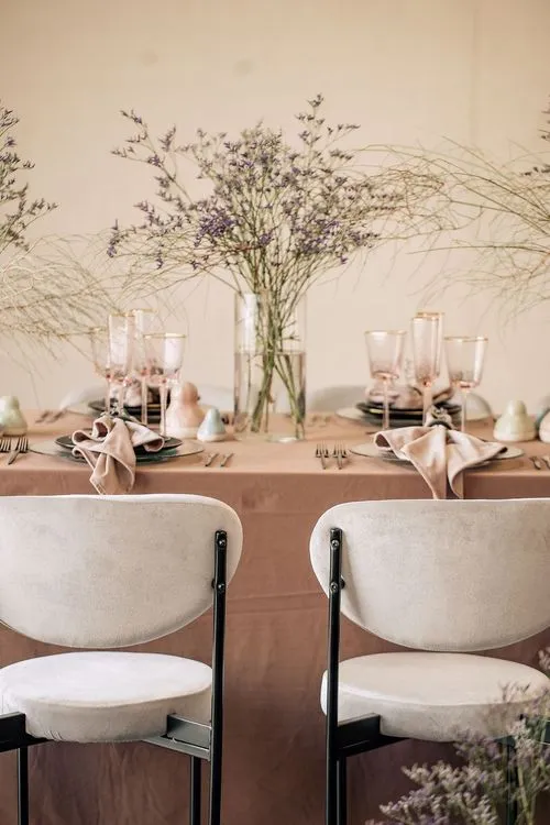 Tender cocoa set with mixed tables