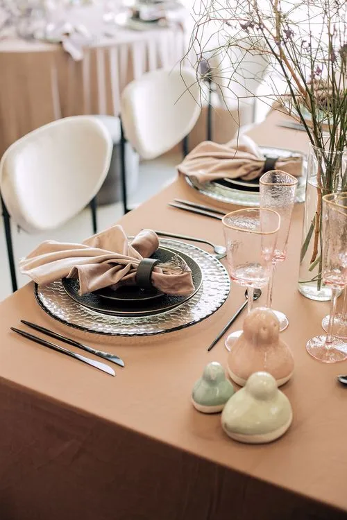 Tender cocoa set with mixed tables