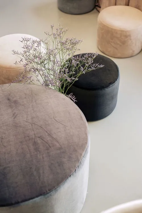 Tender cocoa set with mixed tables