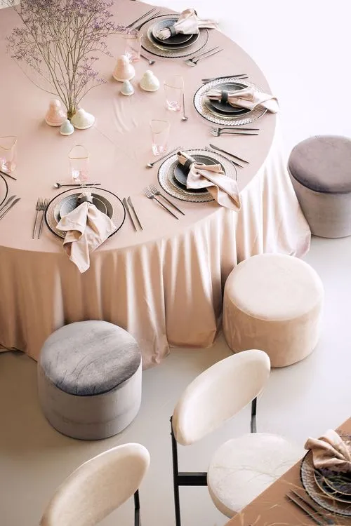 Tender cocoa set with mixed tables