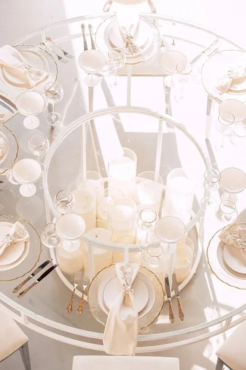 White glass round table modern setup